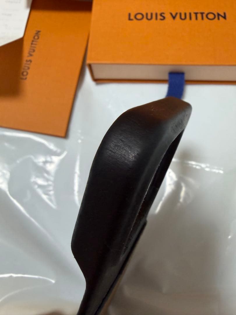 LOUIS VUITTON M82889 iPhone 15 Proケース