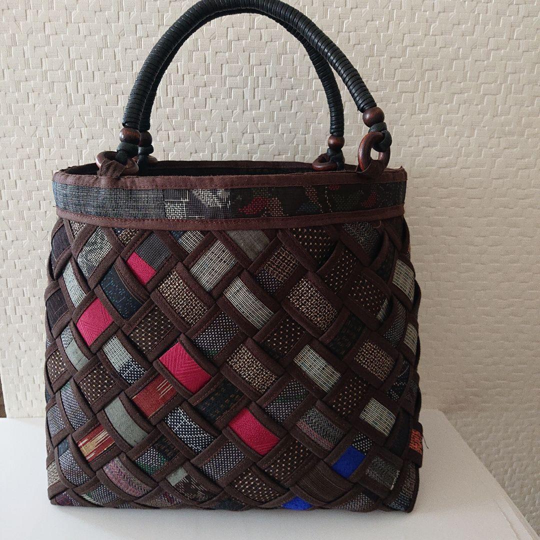 多彩な色合いの紬 着物リメイク トートバッグ ハンドメイド 編み込みデザイン