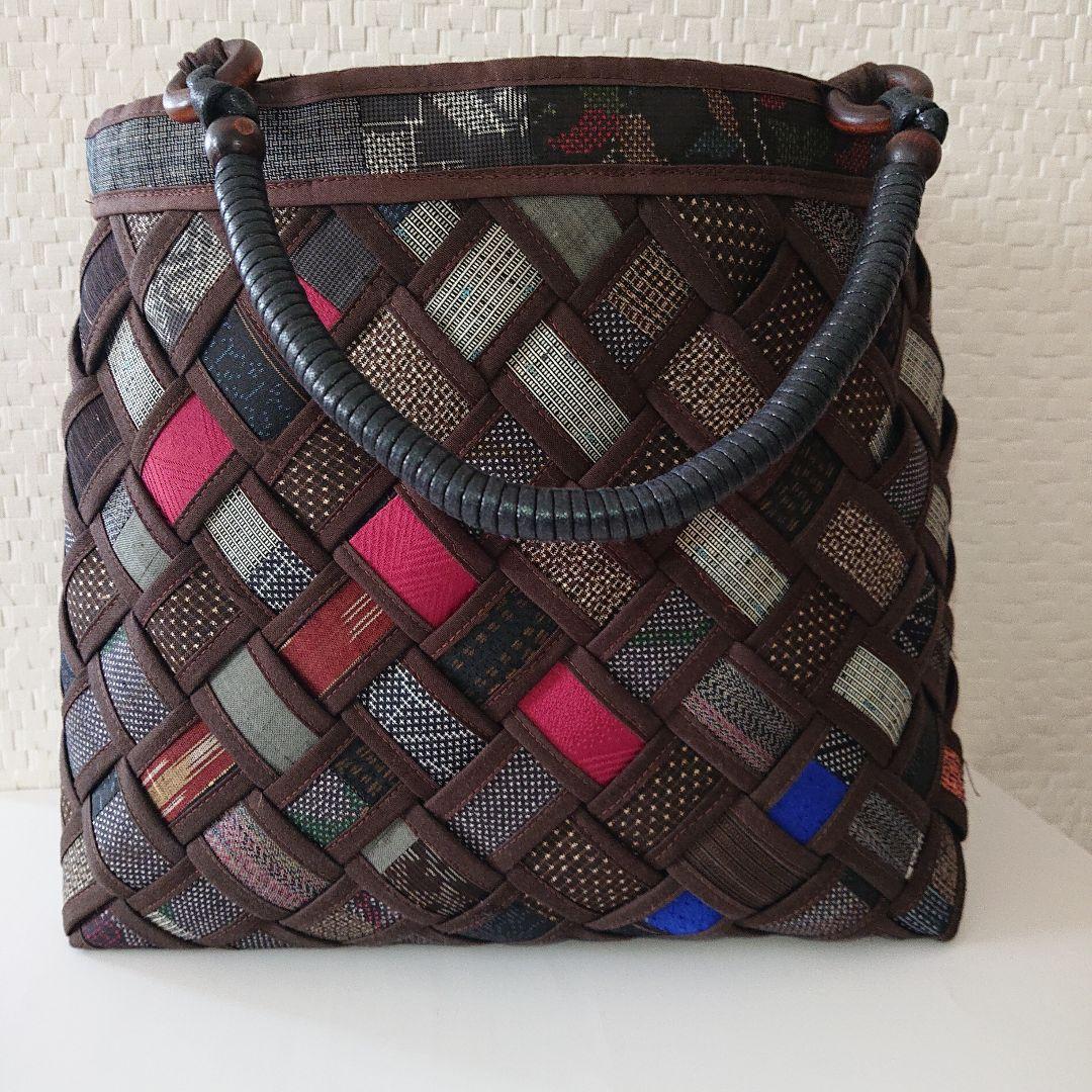 多彩な色合いの紬 着物リメイク トートバッグ ハンドメイド 編み込みデザイン