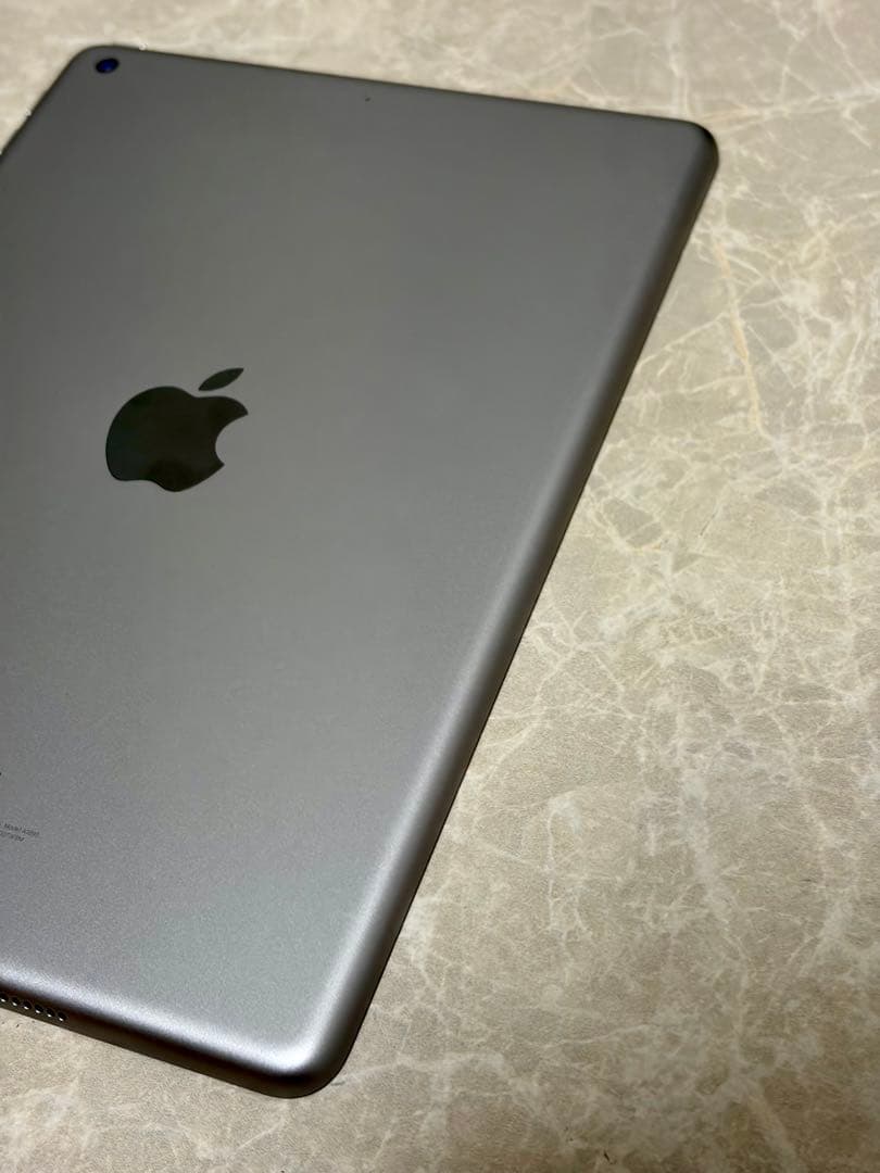 〔中古品〕iPad 第6世代 128GB スペースグレイ Wi-Fi