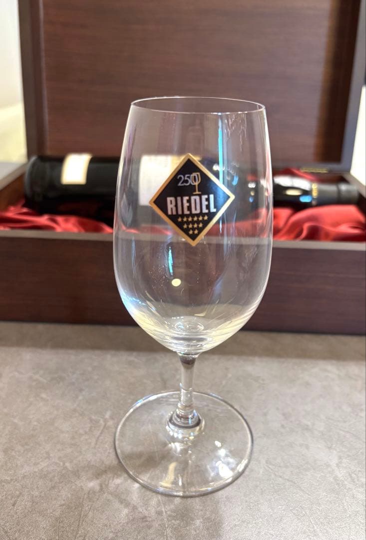 《超レア限定ワイン》ペ・ヨンジュン誕生年限定1972本メモリアルワイン木箱付き！