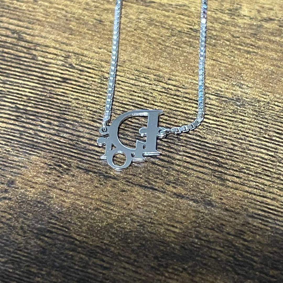 Christian Dior シルバー ロゴ ネックレス