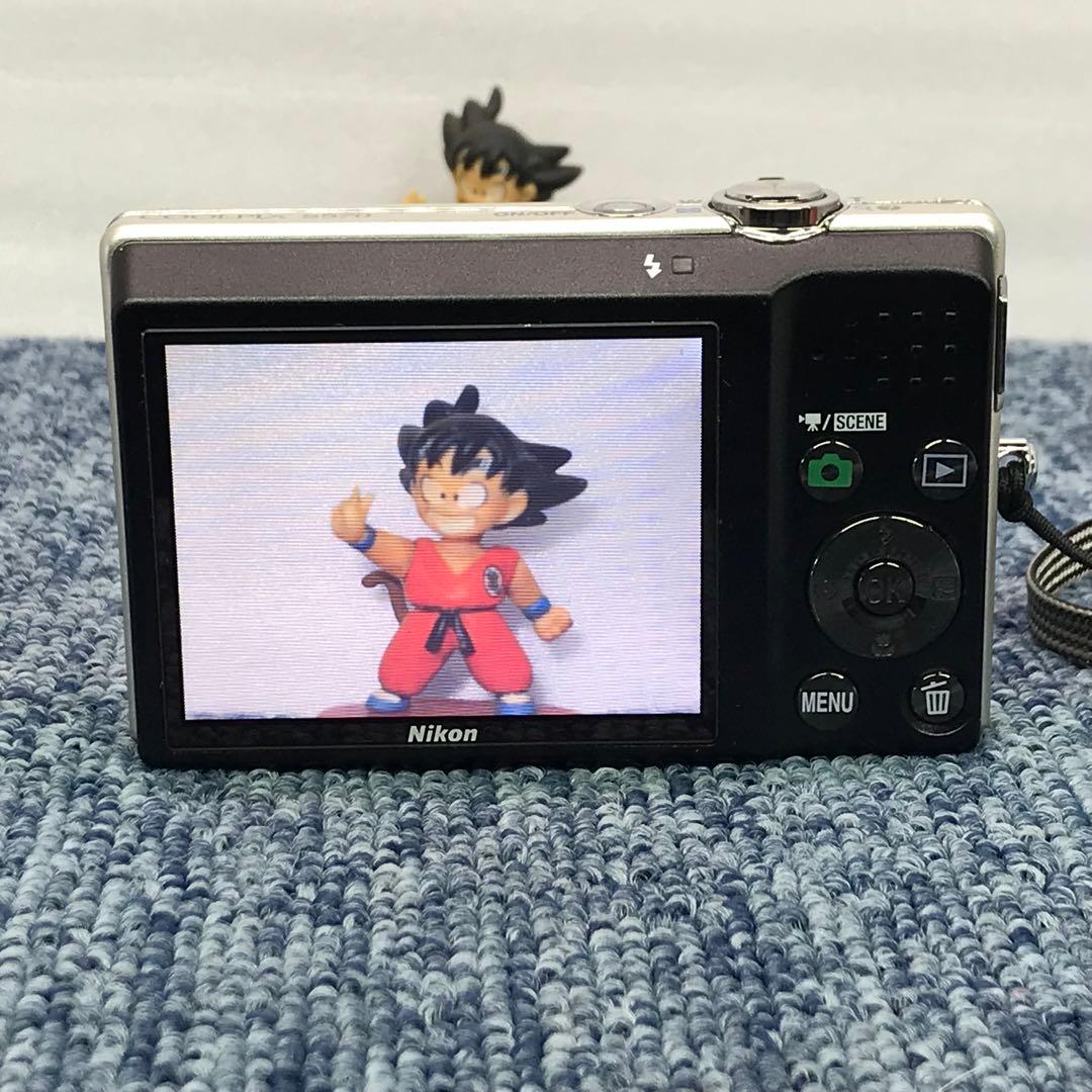 美品Nikon COOLPIX S570 シルバー