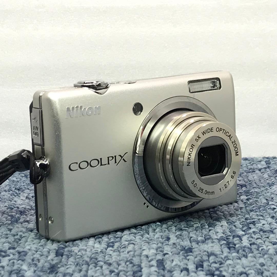 美品Nikon COOLPIX S570 シルバー