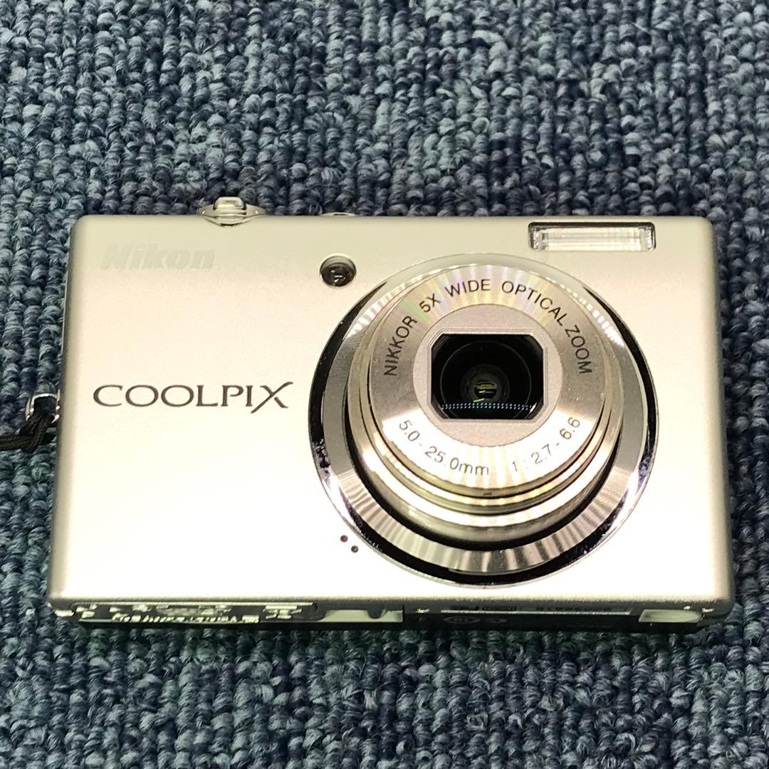 美品Nikon COOLPIX S570 シルバー