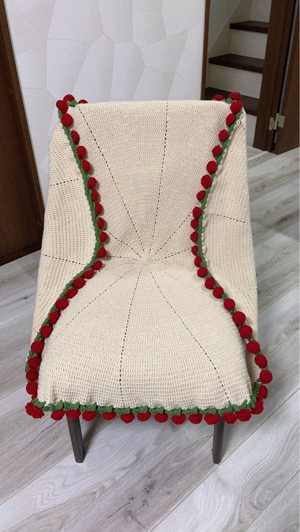 バラの花束ブランケット，直径1.03メートル75 本のバラの花。ストールとしても