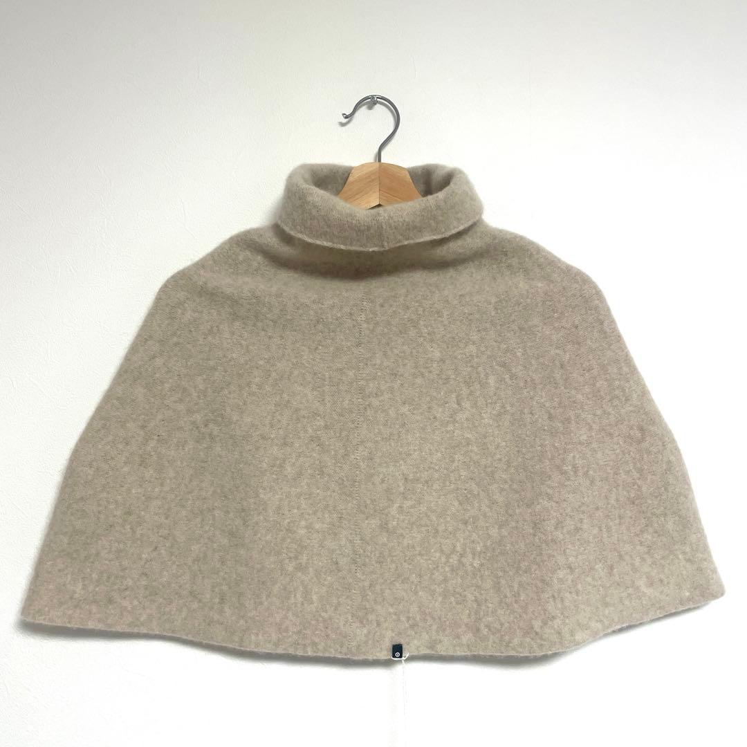 【美品】cecilie telle ハイネックポンチョ　ライトベージュ