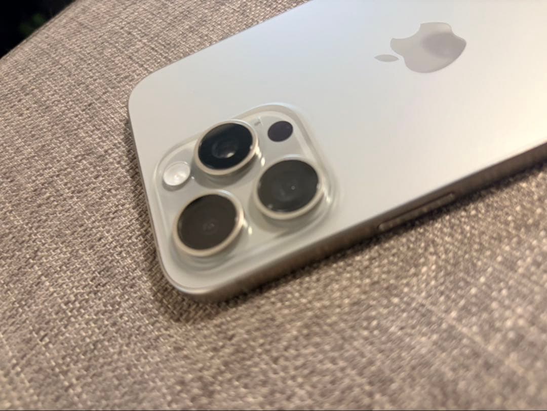 iPhone 15 pro max 256GB SIMフリー　望遠レンズ傷あり