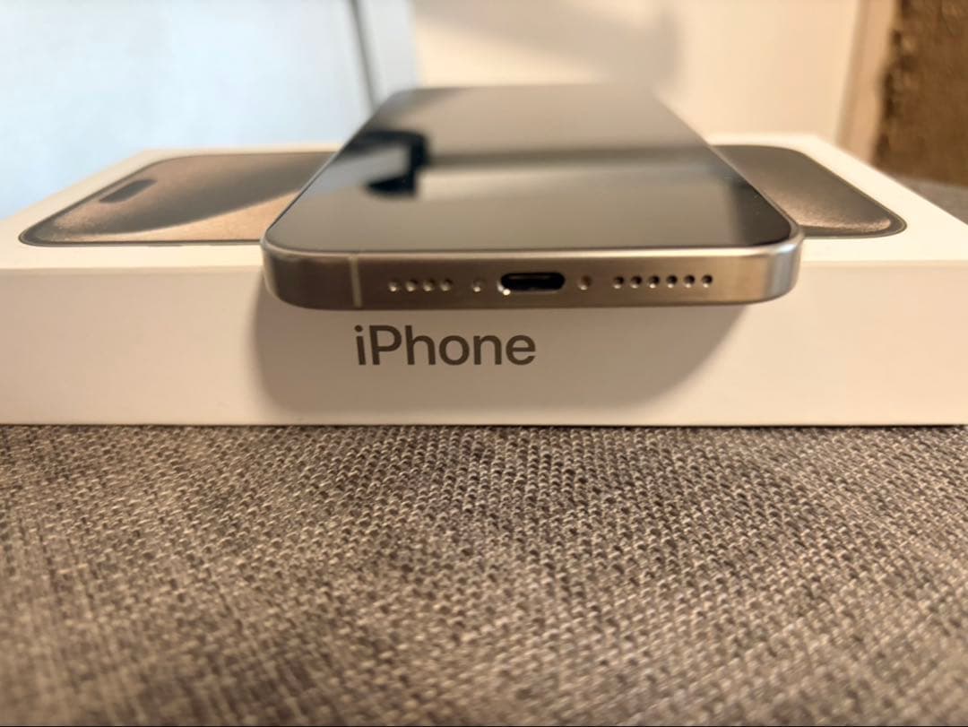 iPhone 15 pro max 256GB SIMフリー　望遠レンズ傷あり