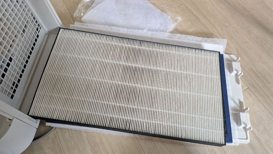 シャープ 加湿空気清浄機 KC-R50-W ホワイト