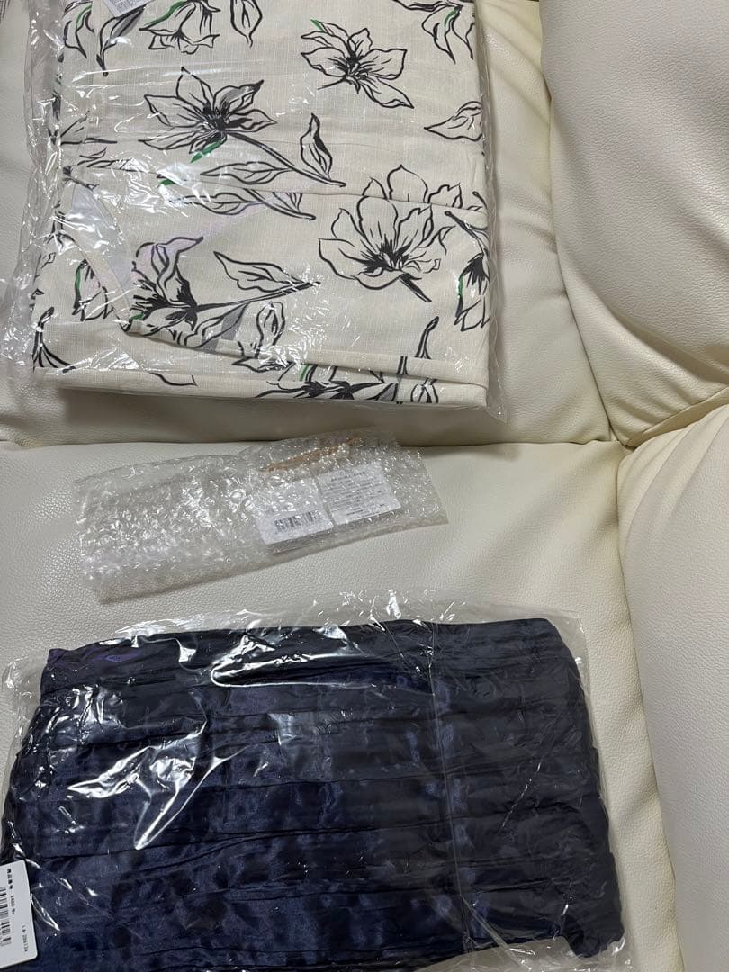 浴衣の4点セット送付 帯2種類とヘアピン？付き　新品　ワンピース浴衣　神戸レタス