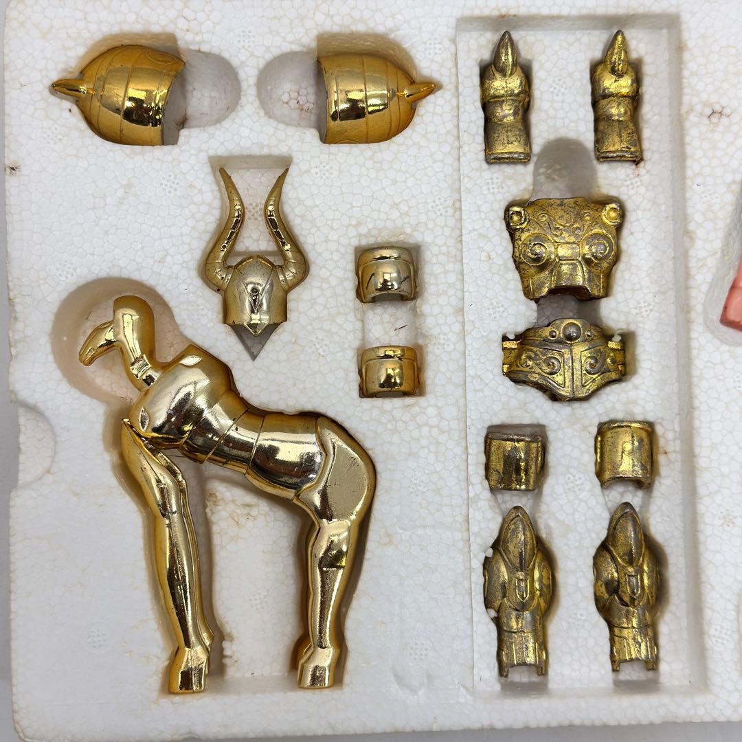 バンダイ聖闘士星矢 聖衣大系 カプリコーンクロス シュラ 山羊座の聖衣 黄金聖衣