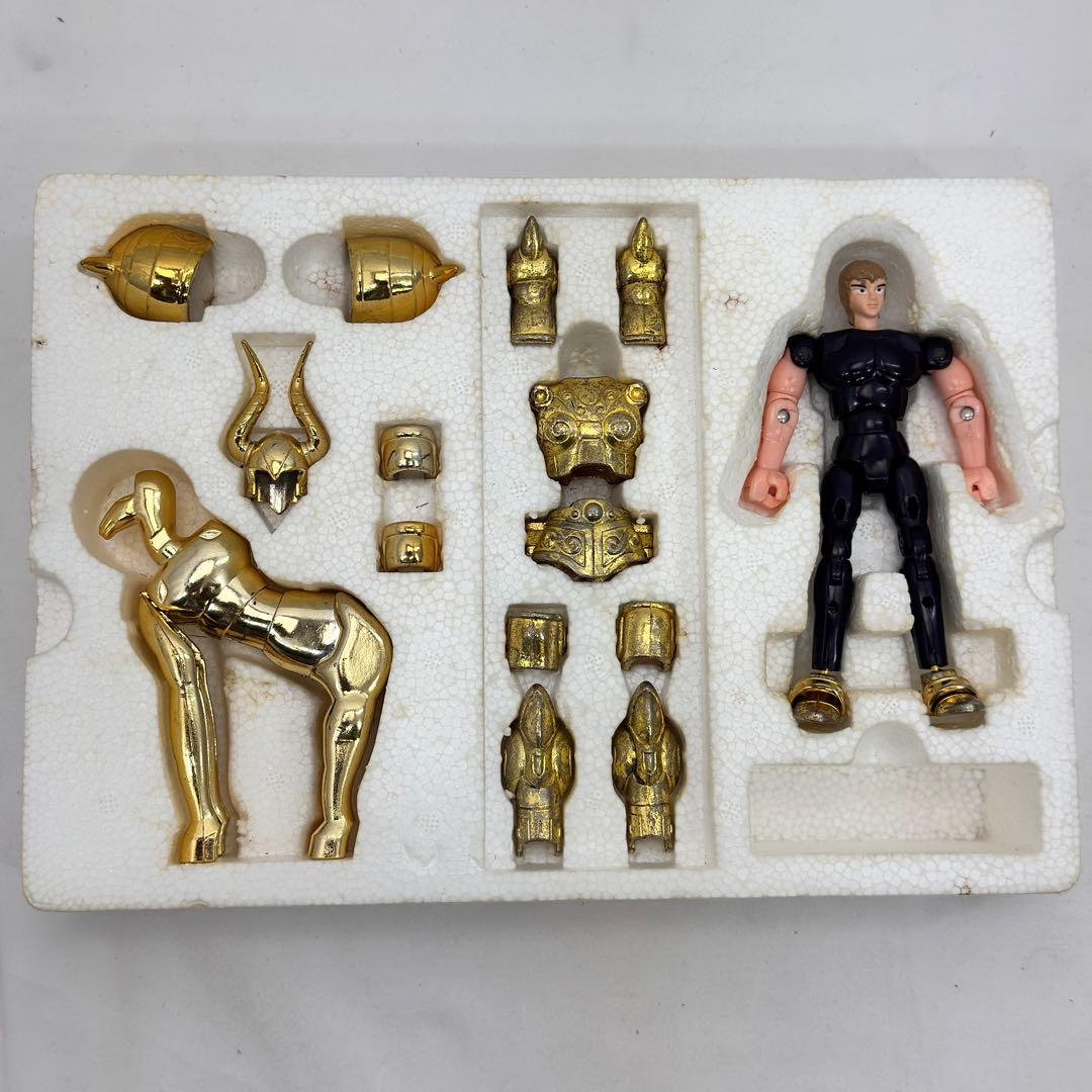 バンダイ聖闘士星矢 聖衣大系 カプリコーンクロス シュラ 山羊座の聖衣 黄金聖衣