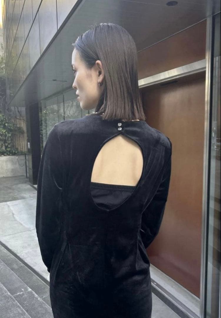 【森川企画】バックオープンベロアワンピース