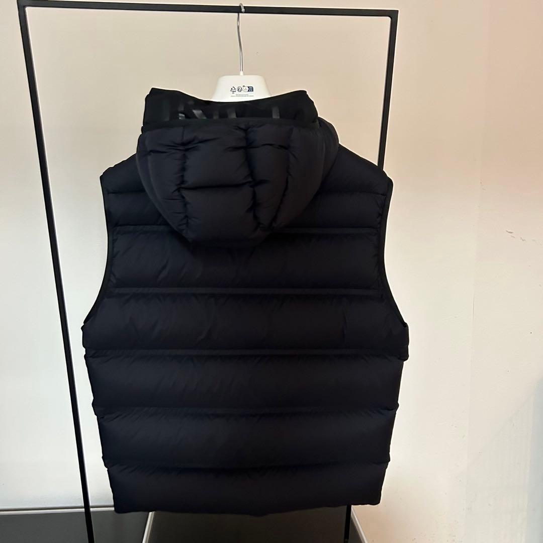 未使用★モンクレール★TAMEGA★ダウン ベスト 2★ブラック★23〜24秋冬