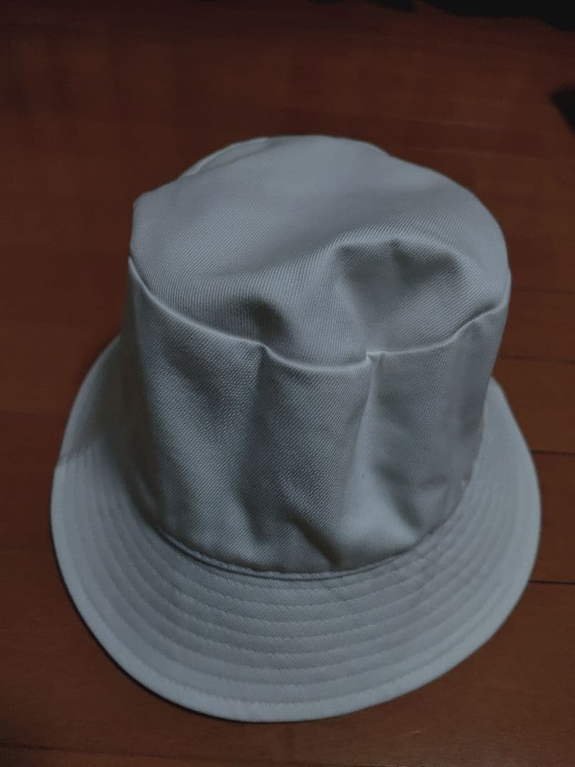 セリーヌ　バケハ　白　58