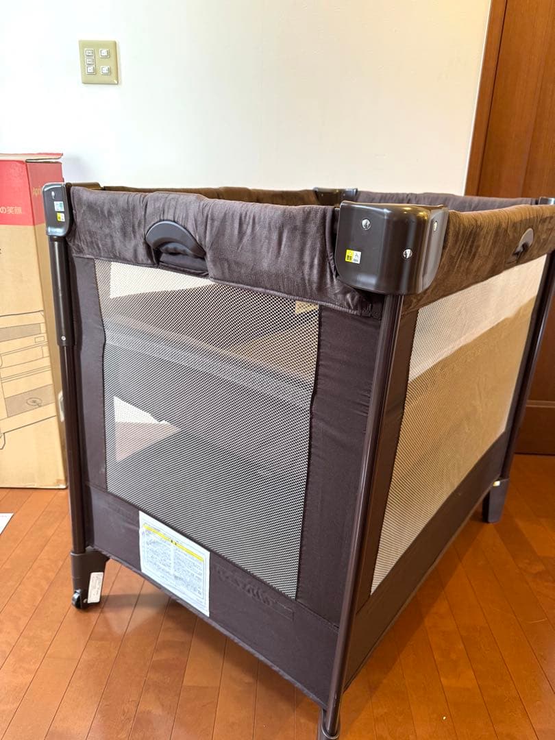 【美品】アップリカ ココネル エアー プラス チョコレートブラウン ベビーベッド