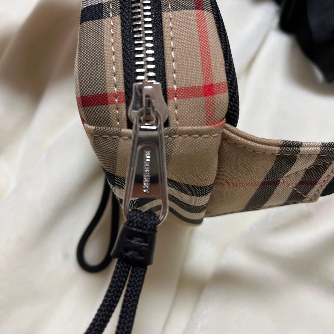 Burberry ボディバッグ　ウエストポーチ