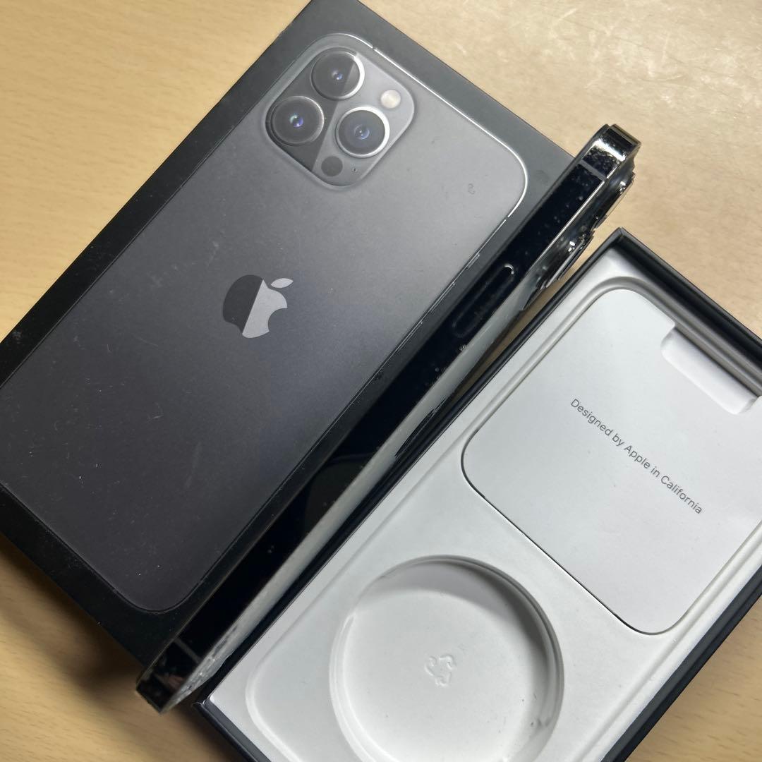 iPhone13 Pro Max 256GB SIMフリー　背面割れあり