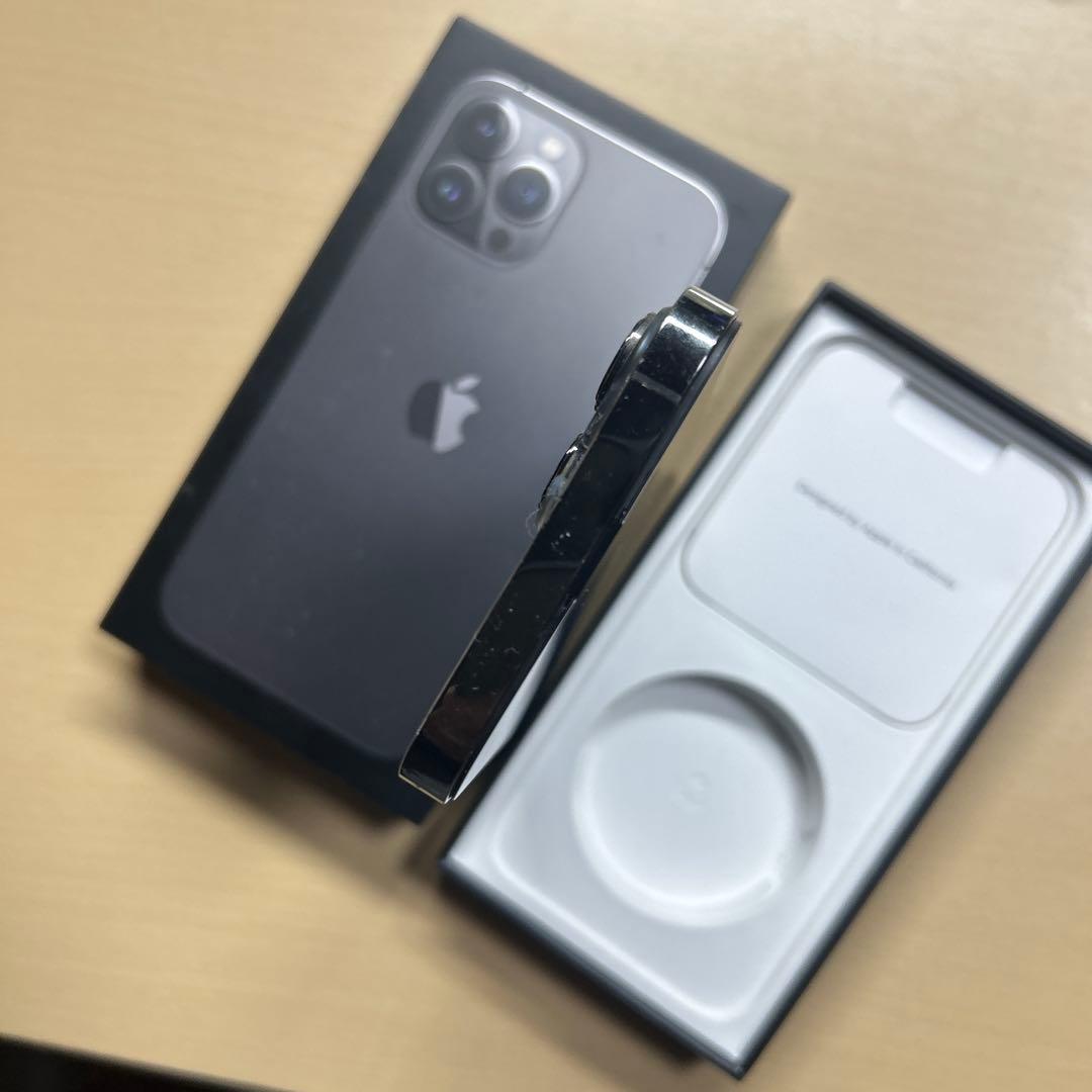 iPhone13 Pro Max 256GB SIMフリー　背面割れあり