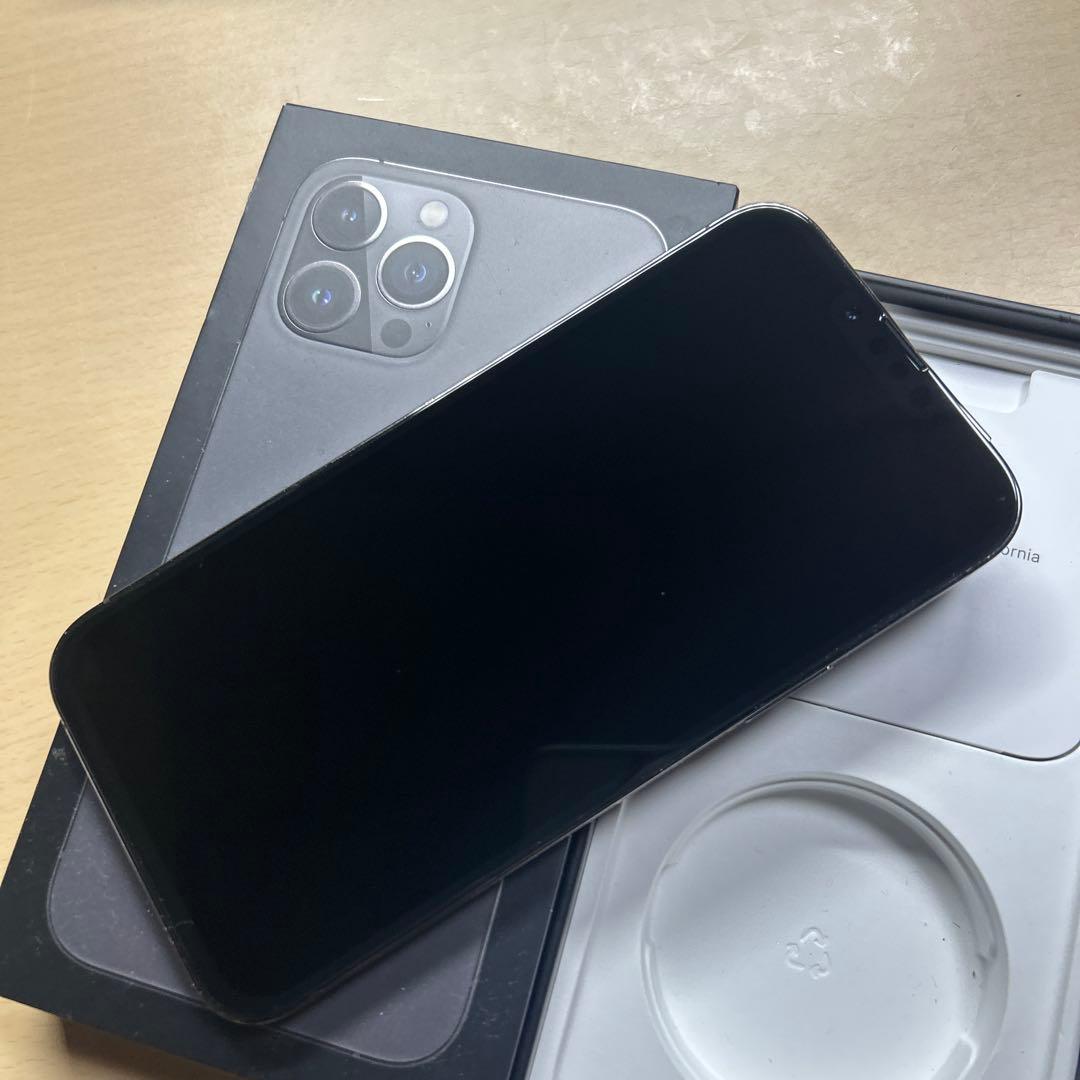 iPhone13 Pro Max 256GB SIMフリー　背面割れあり