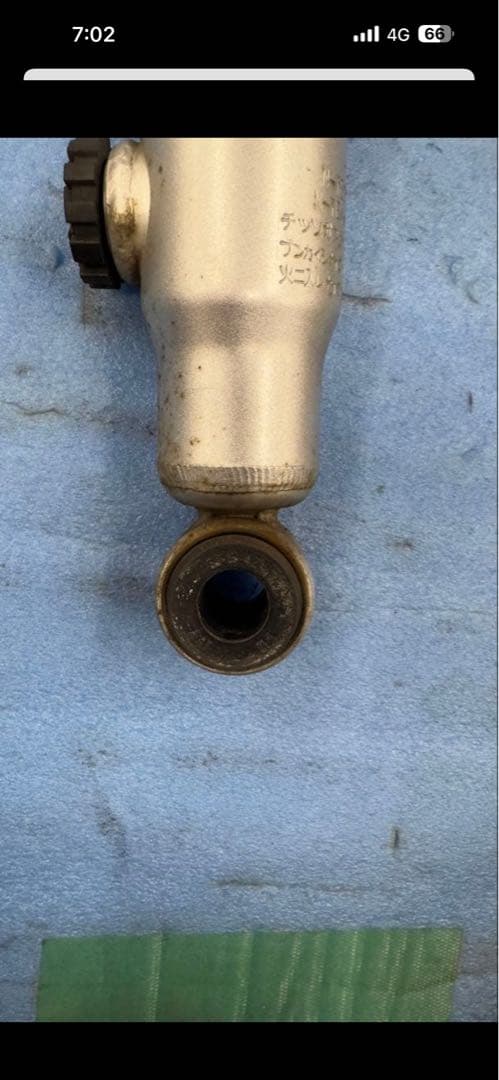 ハイエース200系　ショックアブソーバー　エムテクノ