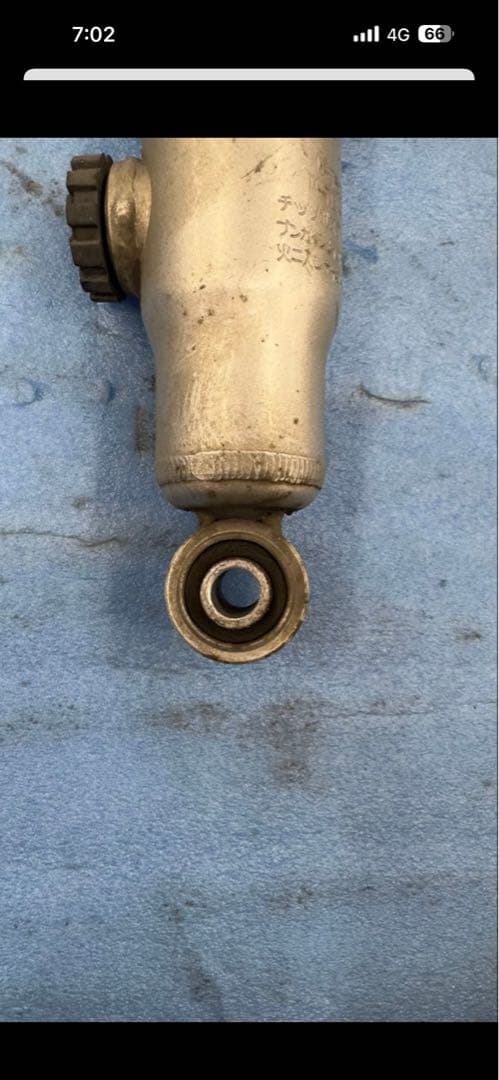 ハイエース200系　ショックアブソーバー　エムテクノ