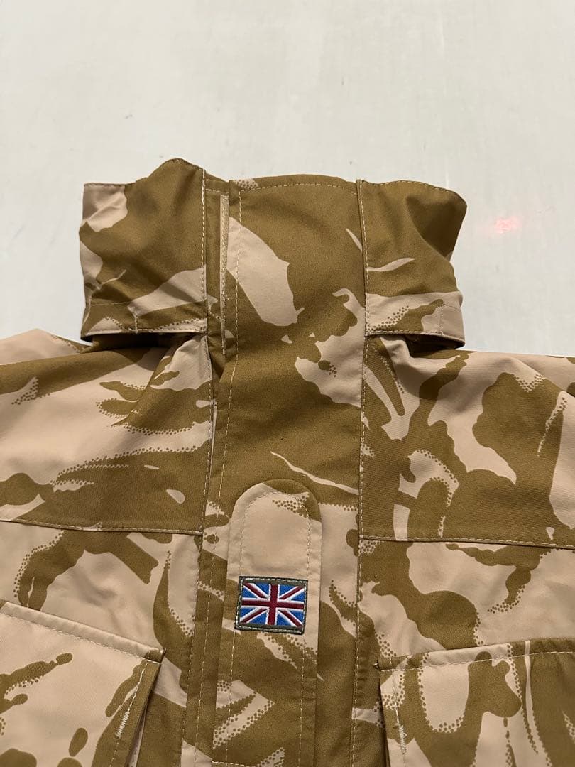 イギリス軍　カモフラージュ フード付き ミリタリージャケット