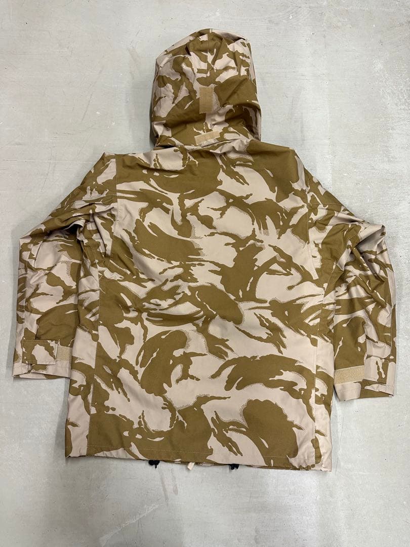 イギリス軍　カモフラージュ フード付き ミリタリージャケット