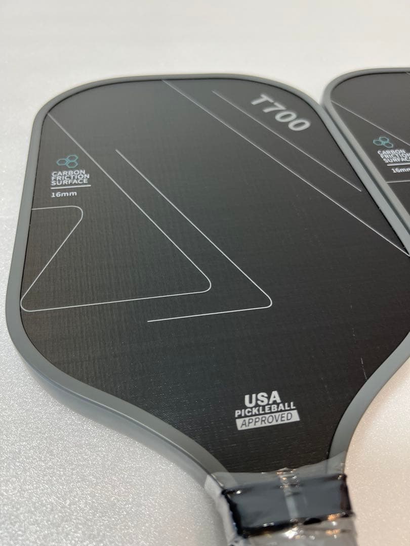 ピックルボール パドルT700 2本 ボール4個 キャリーバッグ付き