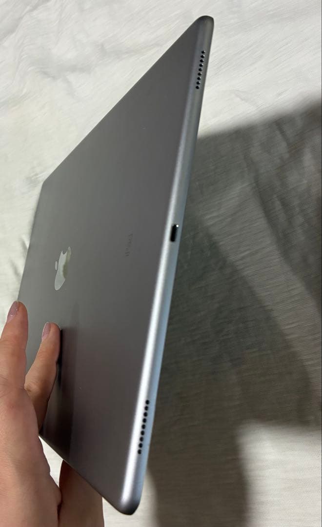 Apple iPad pro 12.9インチ　第一世帯