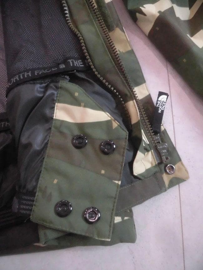 美品 ノースフェイス ノベルティースクープ スキーウエア 上下セット 140