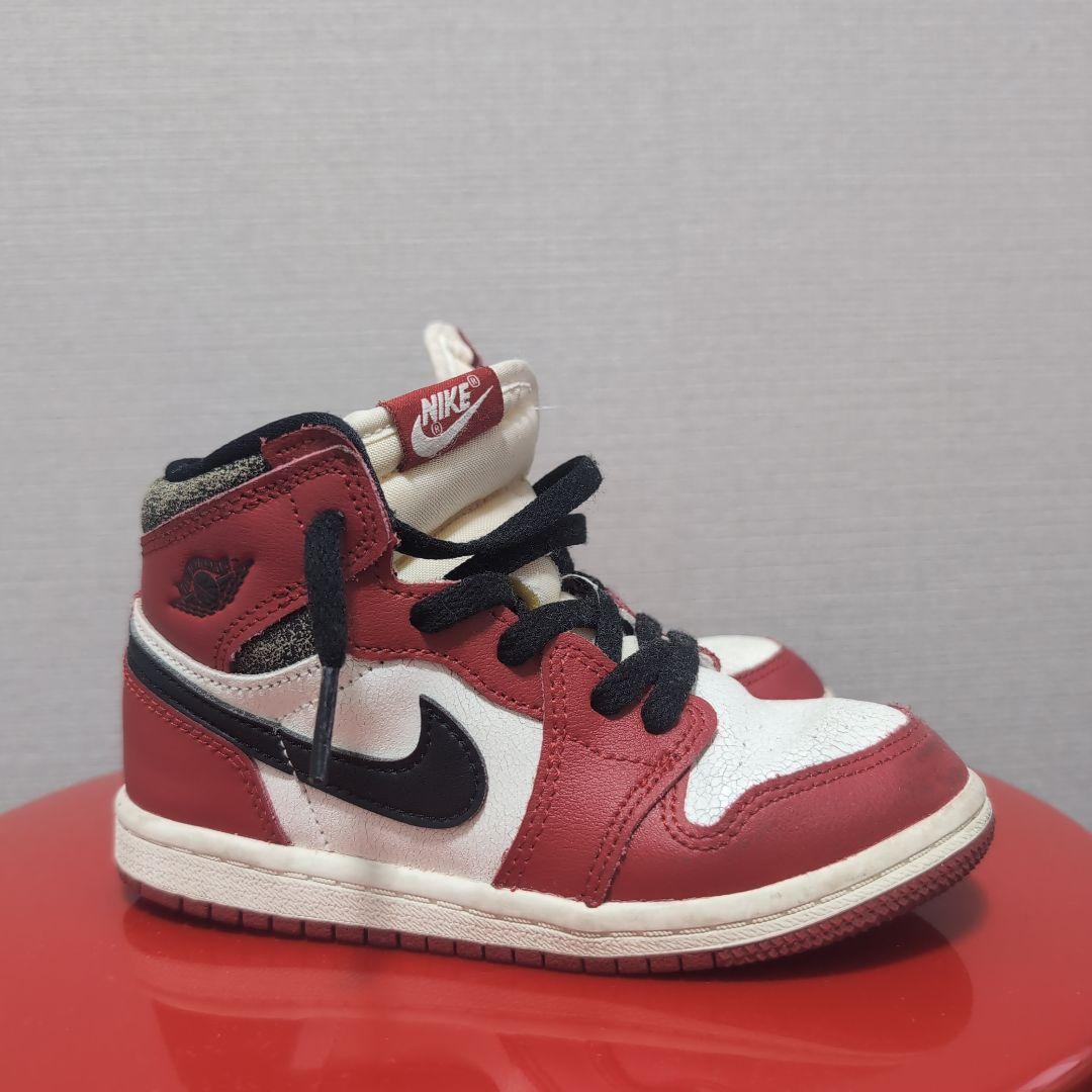 キッズNike Air Jordan 1 lost and シカゴ