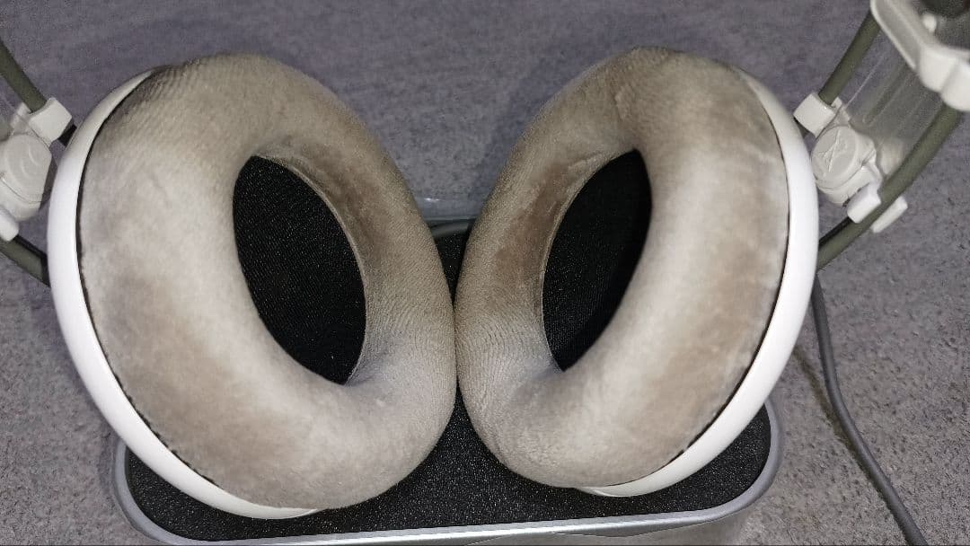 AKG K701 解放型ヘッドホン