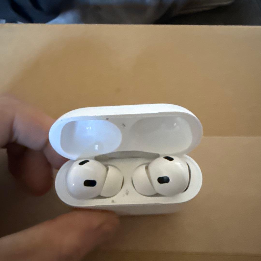 AirPods本体 ワイヤレス充電対応 ホワイト