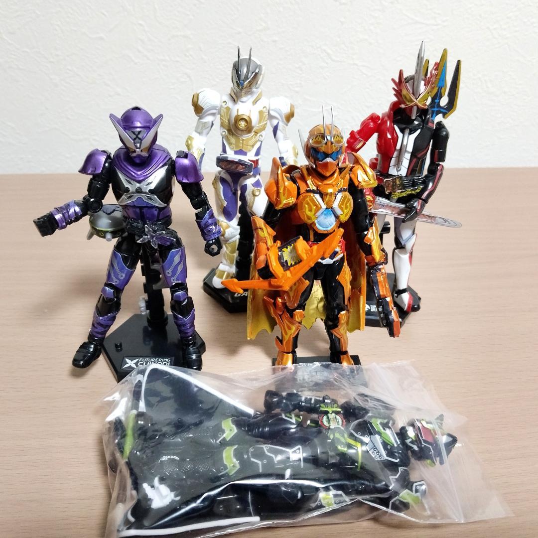 仮面ライダー装動　まとめ売り　本体36体　パーツ20個　JUNK　部品多数