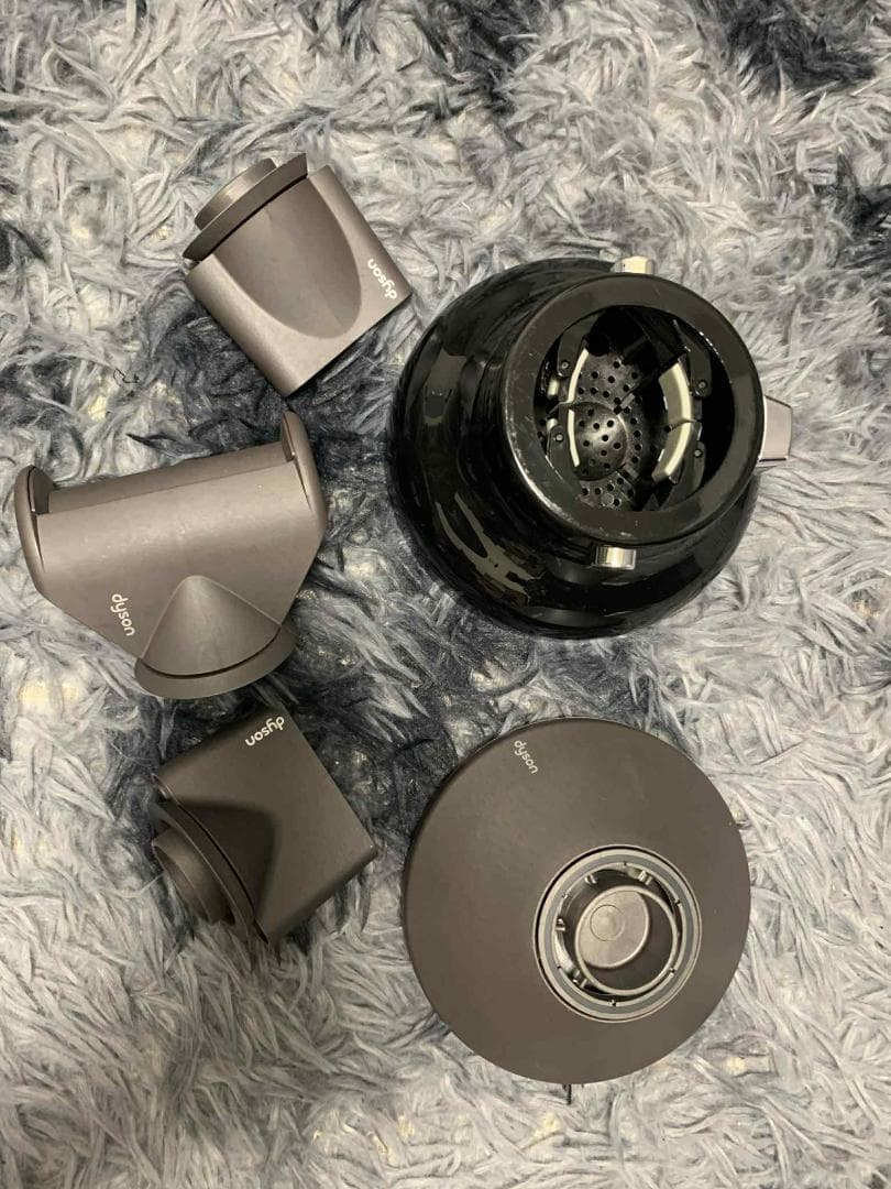Dyson（ダイソン）ヘアドライヤー用 アタッチメントセットです。