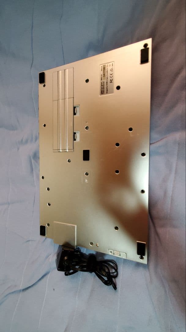 Zoom R24 マルチトラックレコーダー/インターフェース/サンプラー