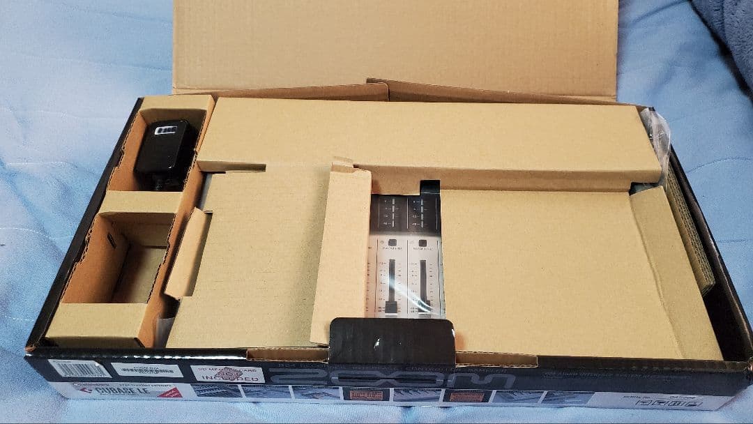 Zoom R24 マルチトラックレコーダー/インターフェース/サンプラー