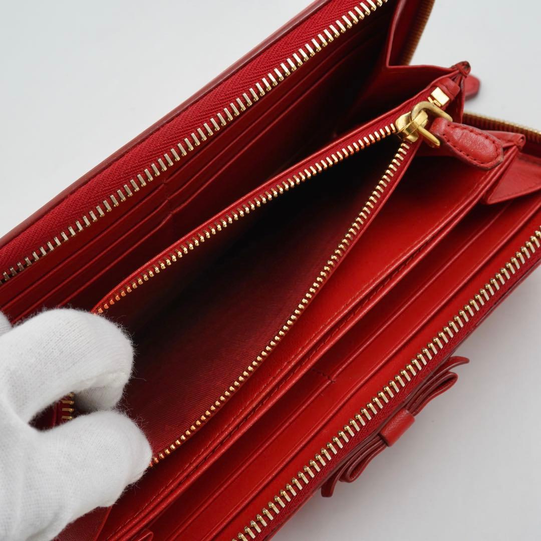 【未使用に近い】PRADA リボン　ヴィッテロムーブ　ジッピー　ロゴ　アイコン