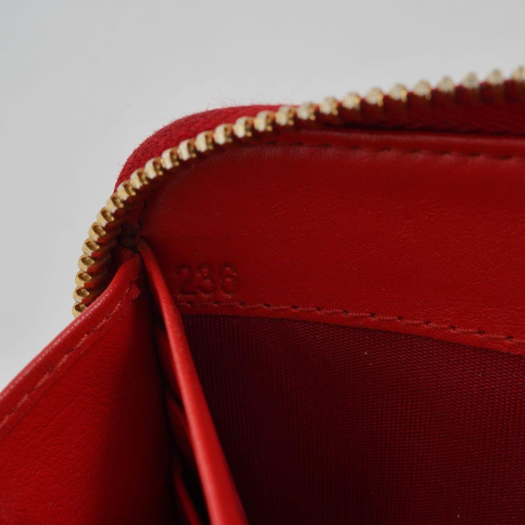 【未使用に近い】PRADA リボン　ヴィッテロムーブ　ジッピー　ロゴ　アイコン