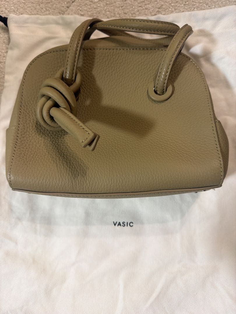 VASIC カーキ レザー ハンドバッグ