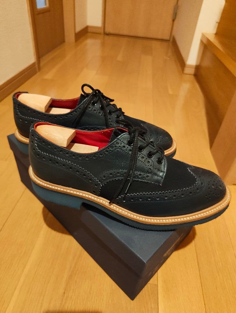 トリッカーズ/ウィングチップ カントリーシューズ／別注品 vibramソール 紺