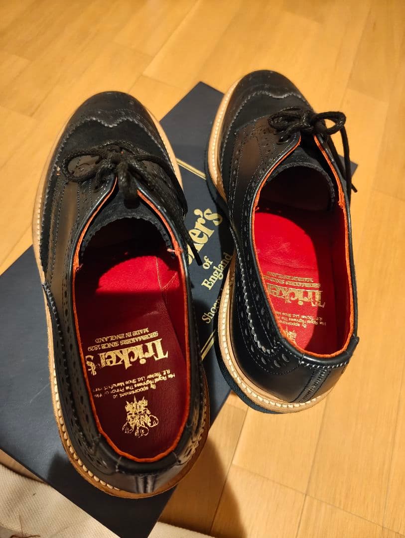 トリッカーズ/ウィングチップ カントリーシューズ／別注品 vibramソール 紺