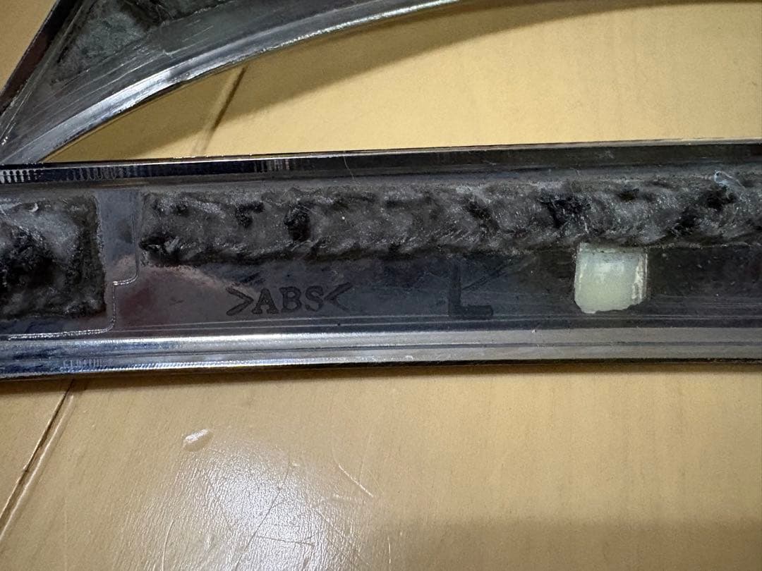 モデリスタ　フロントグリルガーニッシュ　80ハリアー