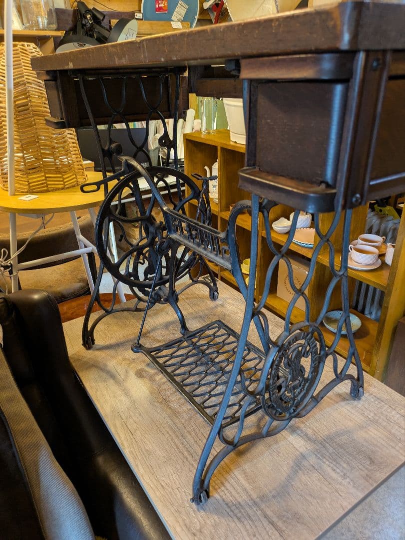 【送料込】シンガー ミシン台 アンティーク アイアン 古材PCデスクカスタム