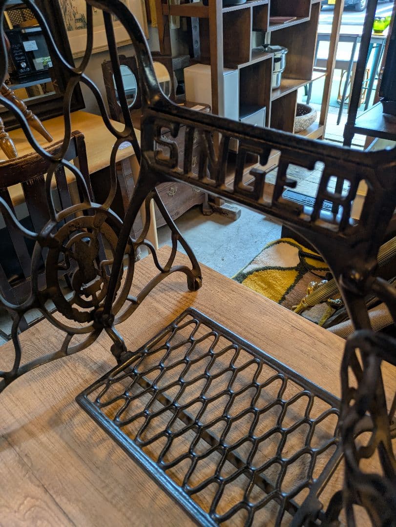 【送料込】シンガー ミシン台 アンティーク アイアン 古材PCデスクカスタム