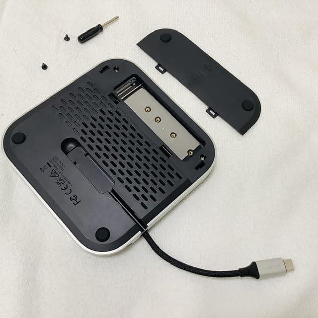 SATECHI Mac Mini M4 ハブ & スタンド NVMe SSD m