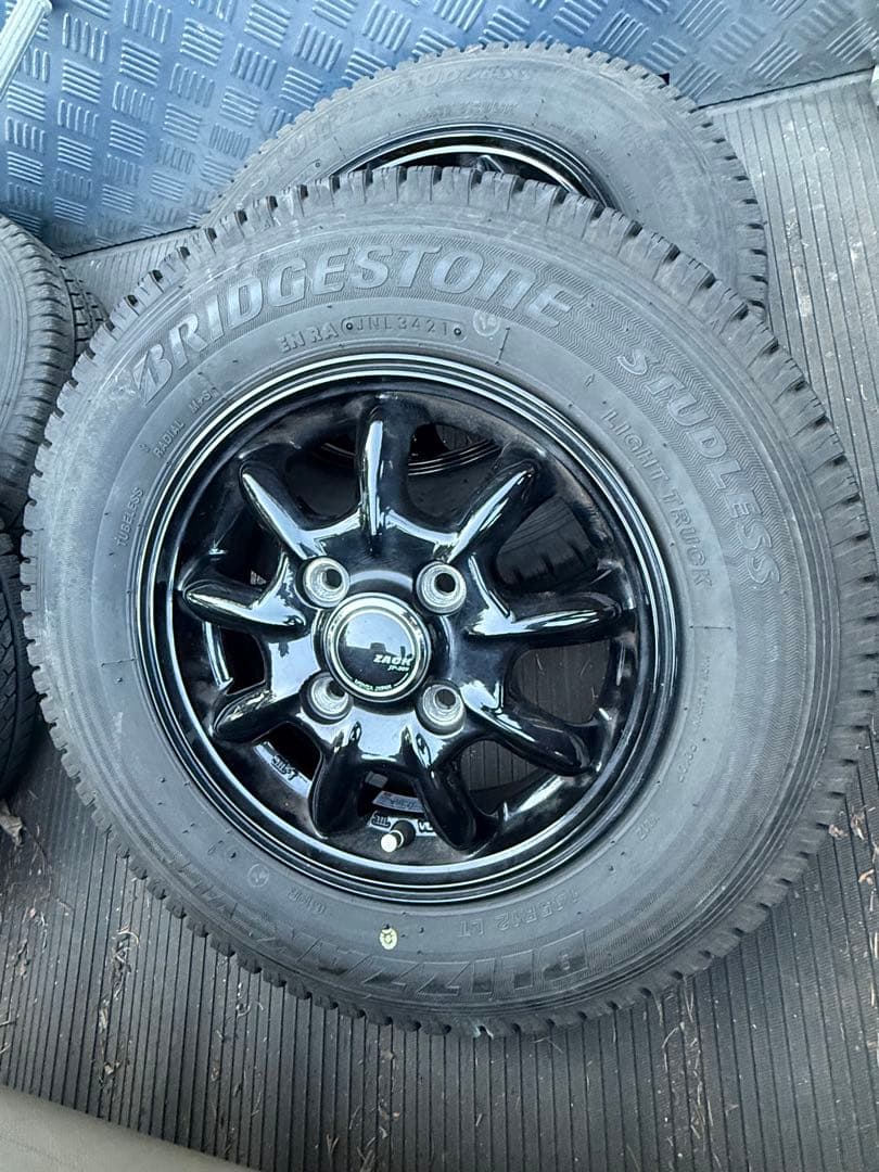 ブリヂストン スタッドレスタイヤ ブラックホイールセット
