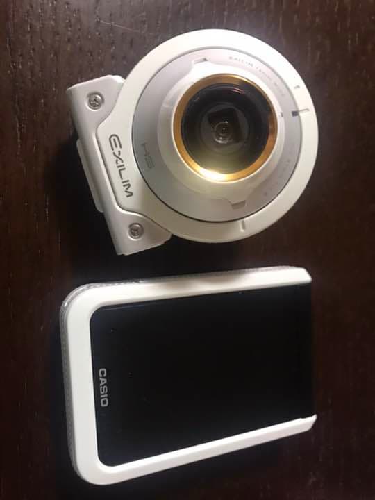 ビデオカメラ CASIO EX-FR100LWE